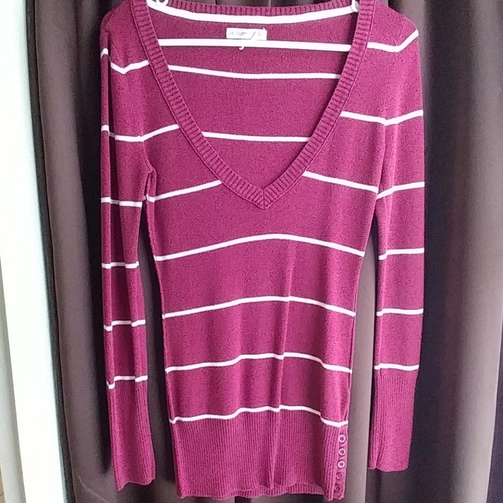 Maroon and white Sweater